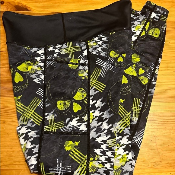 Constantly Varied Gear full length Toxic Skulls Medium leggings - Picture 4 of 5
